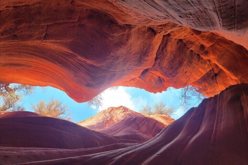 Private Peek-A-Boo slot canyon guided tours