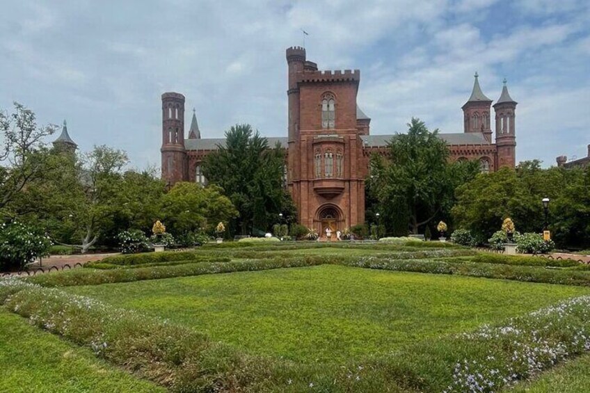 Smithsonian Institution 