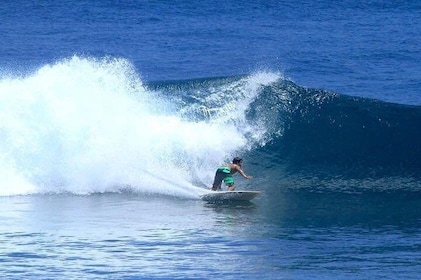 Cours de surf sur la plage de Valence