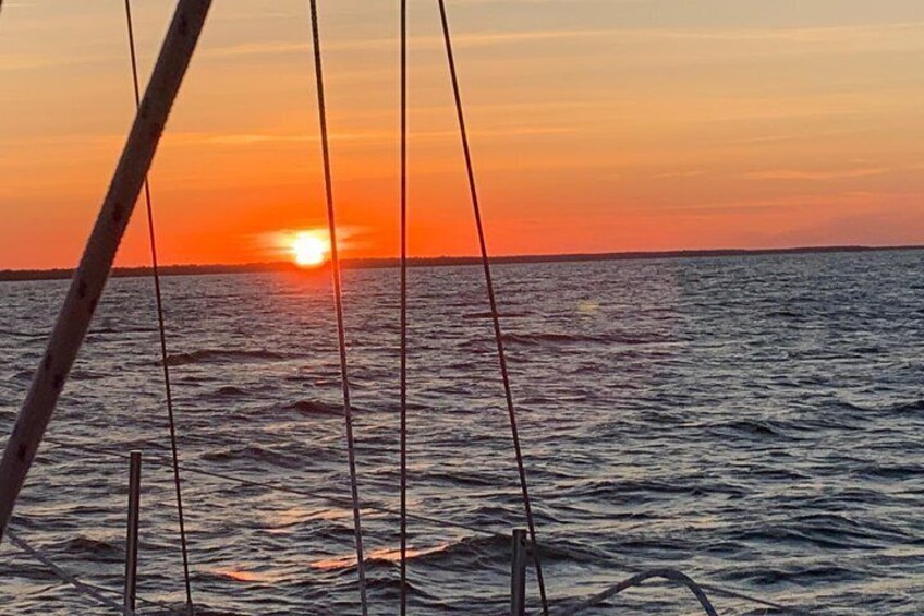 Private Hilton Head Sunset Sailing Tour with Dolphin Watching