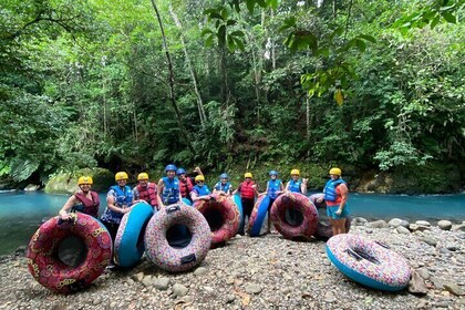 RIO CELESTE KOMBO: River Tubing + Fossevandring + Animal Sanctuary