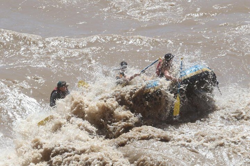 Paddle Moab 6-man Paddle Raft Trips.