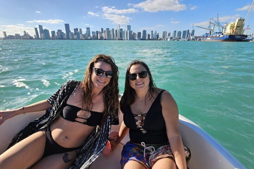 2 Hr Miami. Private Boat Tour, Champagne, Day, sunset or night