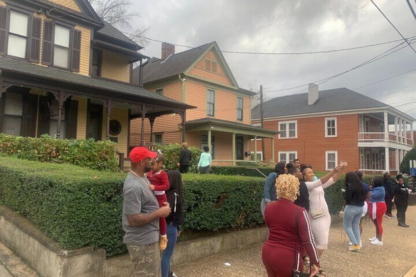 Get in line to tour Martin Luther Kings birth home!