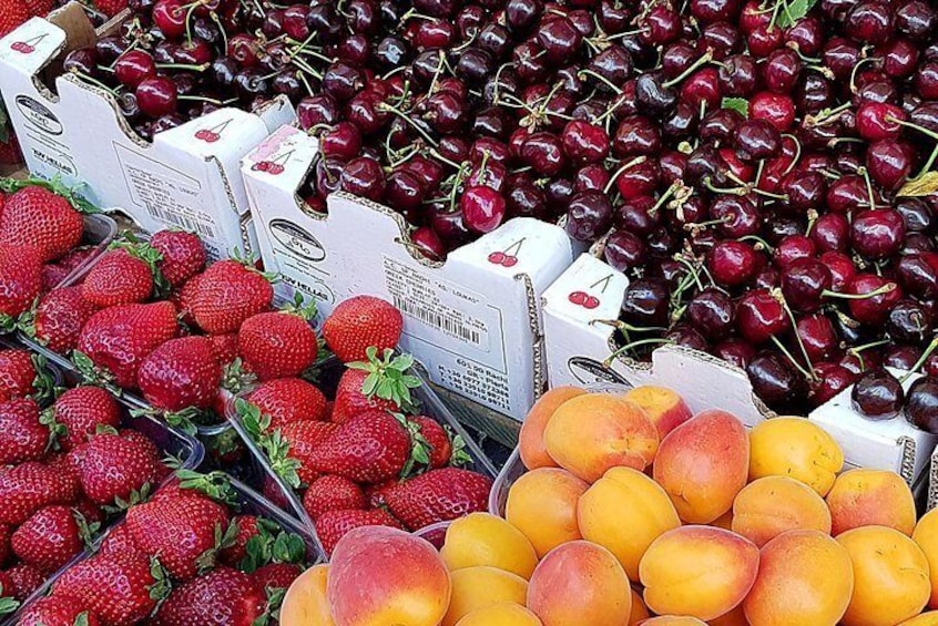 Fresh seasonal fruits