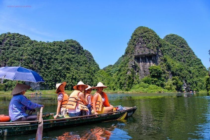 From Hanoi: Trang An & Bai Dinh Pagoda Full-Day Private Tour