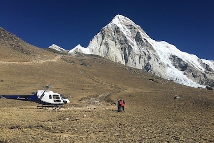 Landing Everest Base Camp by Helicopter at kalapathar view point