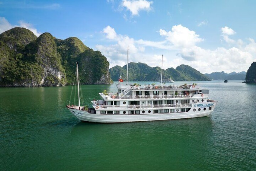 BEST SELLER- 2 Day/1 Night Cruise with All-Inclusive in Halong