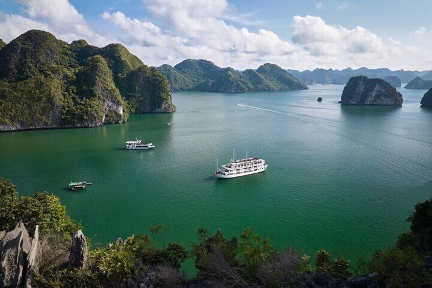 BEST SELLER- 2 Day/1 Night Cruise with All-Inclusive in Halong