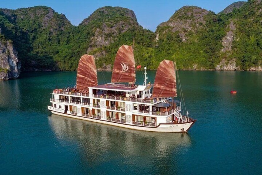 BEST SELLER- 2 Day/1 Night Cruise with All-Inclusive in Halong