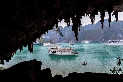 Full-Day Halong Bay Islands and Cave Tour Transfer 2 Ways by Newest Motorwa...