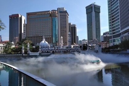 Kuala Lumpur Heritage Tour: Old City & Batu Caves Private Tour