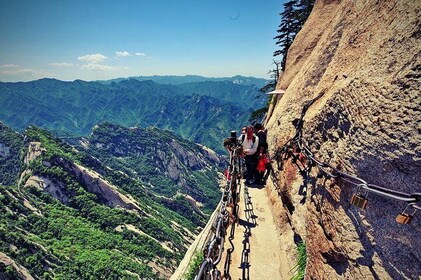 Private Xian Mt Huashan Adventure Tour: Explore in Your Own Way