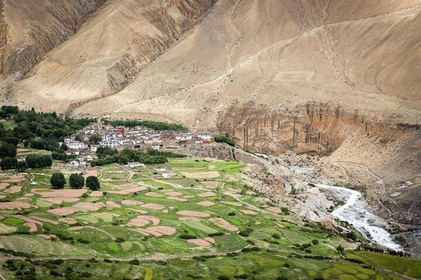 13 days Easy Road Trip to Upper Mustang by Jeep