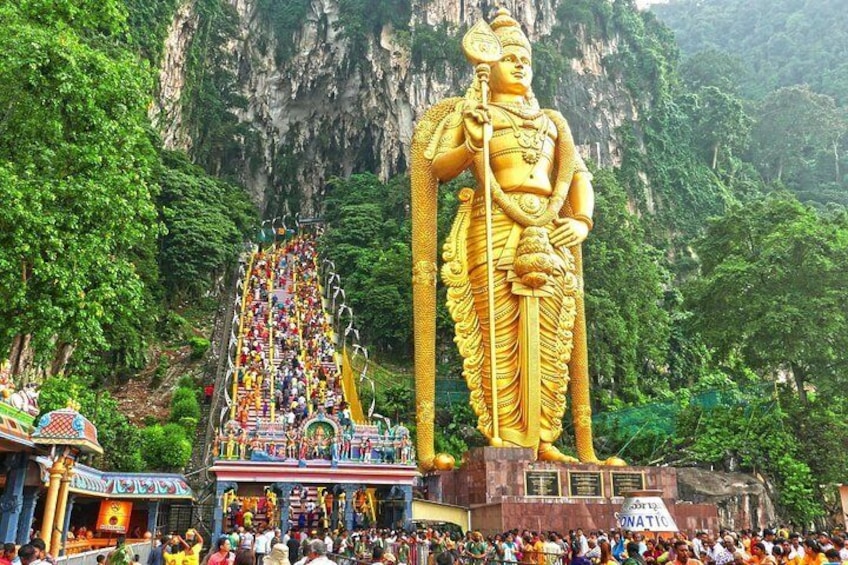 Tallest status in Malaysia of Lord Murugan