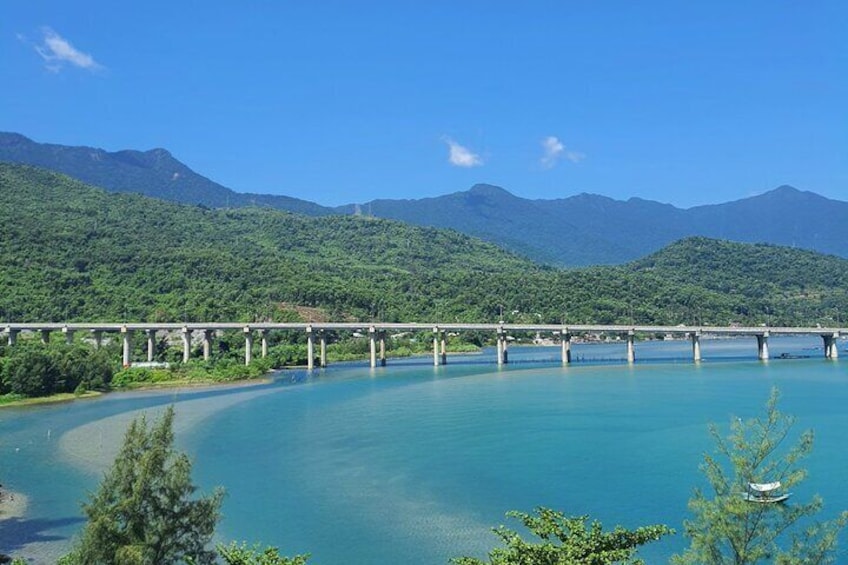 Bus Transfer from Hue to Hoi An with Sightseeing