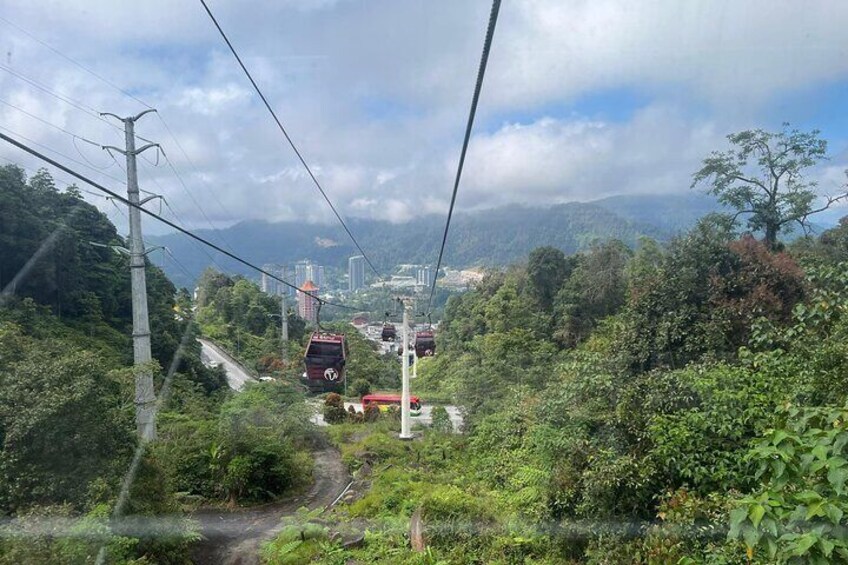 Genting Highlands Private Day Tour with Batu Caves & Strawberry Park
