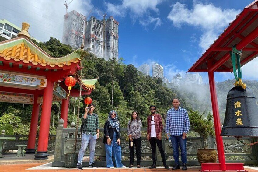 Genting Highlands Private Day Tour with Batu Caves & Strawberry Park