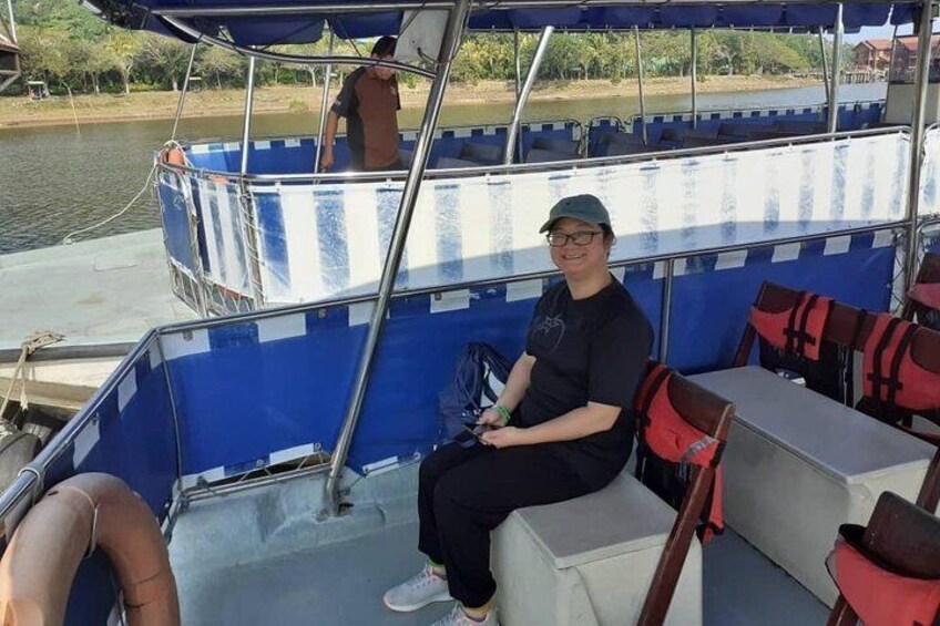 Boat heading to Orang Utan Island.