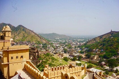 Jaipur Sightseeing By Car, Driver and Guide