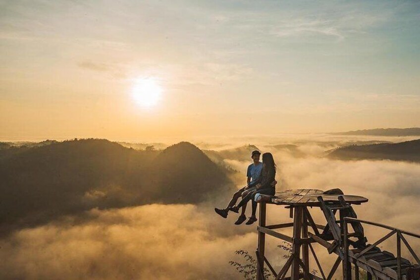 Capture the sunrise memories together