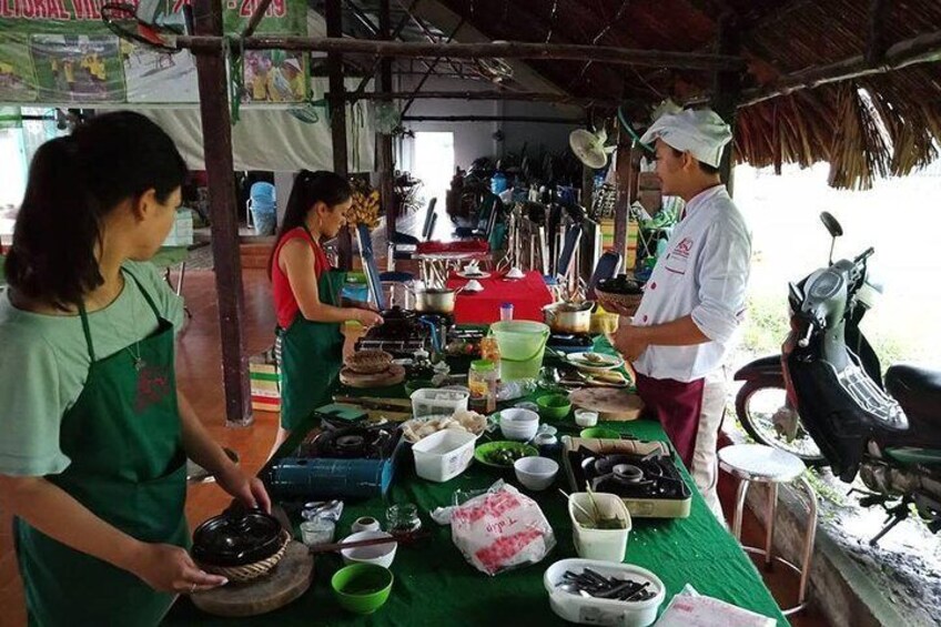 Market to Farm to Table Cooking Class in saigon