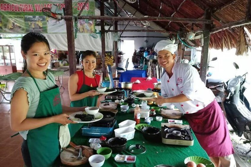 Market to Farm to Table Cooking Class in saigon