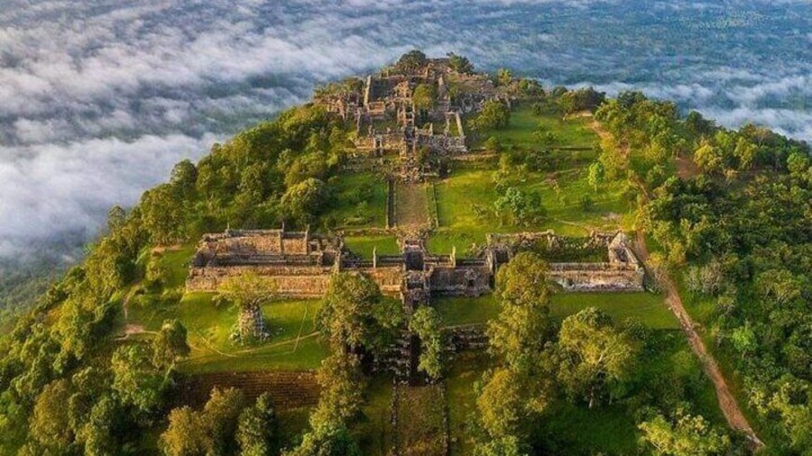 Private Preah Vihear and 2 Temples Guided Tour