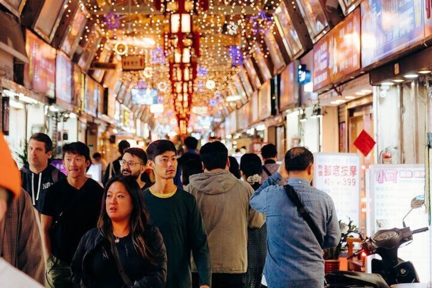 Taipei Food Tour: Night Market & Convenience Store(Food Included)
