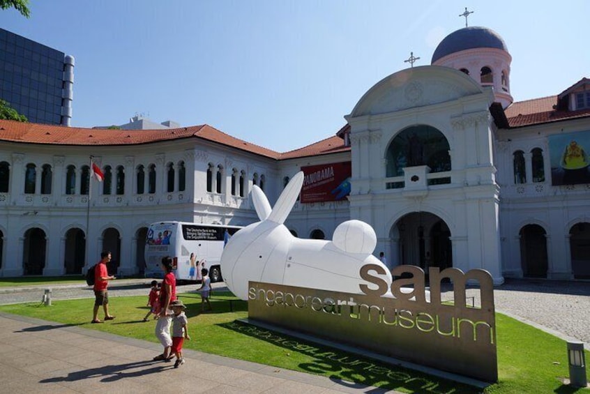 Singapore Art Museum - Photo by Allie Caulfield - https://creativecommons.org/licenses/by/2.0/legalcode - https://commons.wikimedia.org/wiki/File:Singapore_Art_Museum,_2012.jpg
