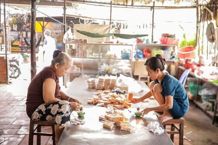 Experience Mekong River Village, Boat Ride & Cooking Desmotration