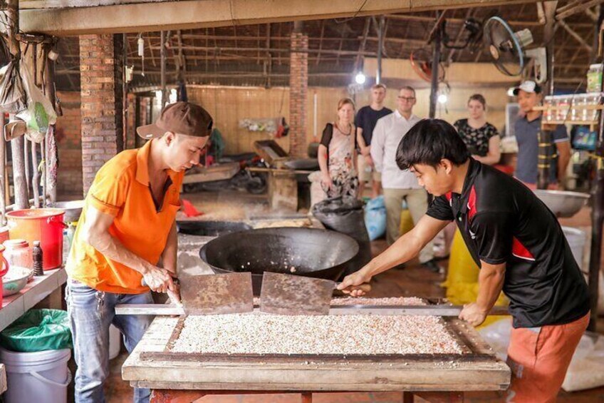 Experience Mekong River Village, Boat Ride & Cooking Desmotration