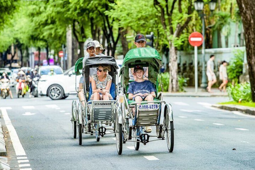 Small-group Saigon City Tour: 3-Hour Cyclo Ride to Hidden Stories