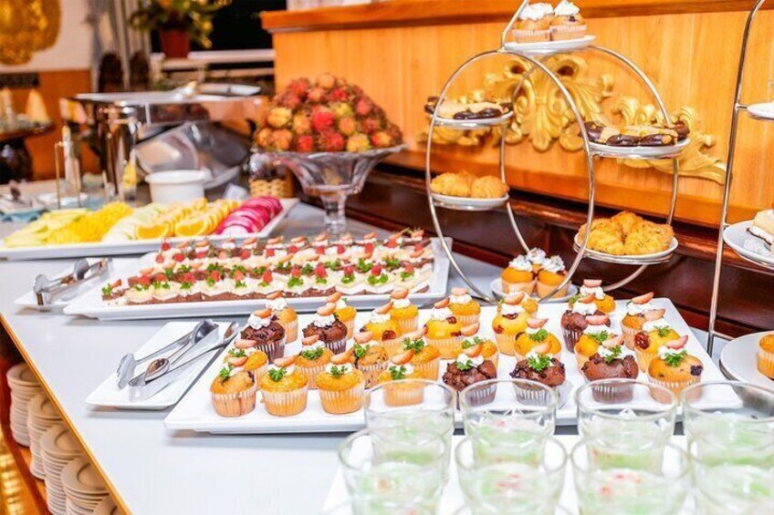 Buffet Line