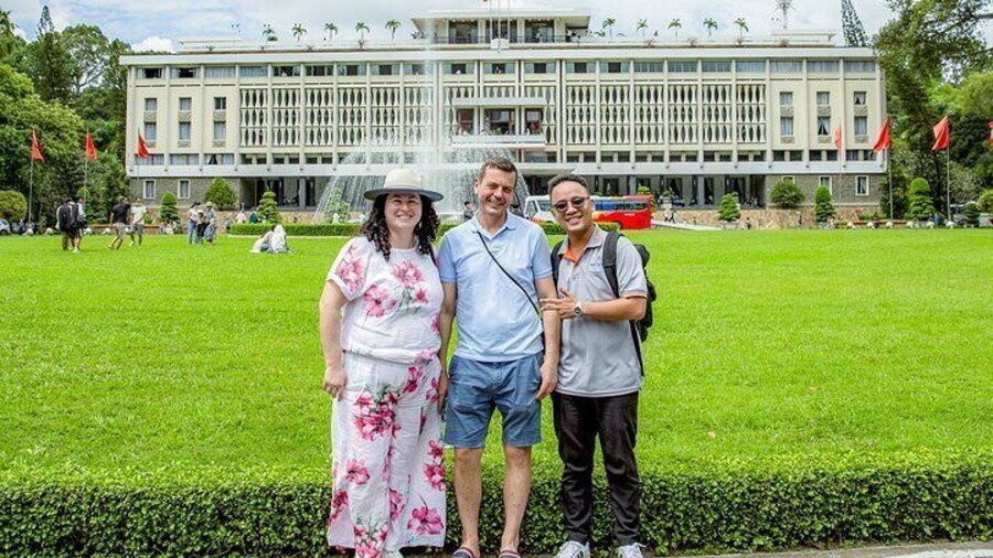 Small-group Saigon City Tour: 4-Hour Must-see Iconic Landmarks