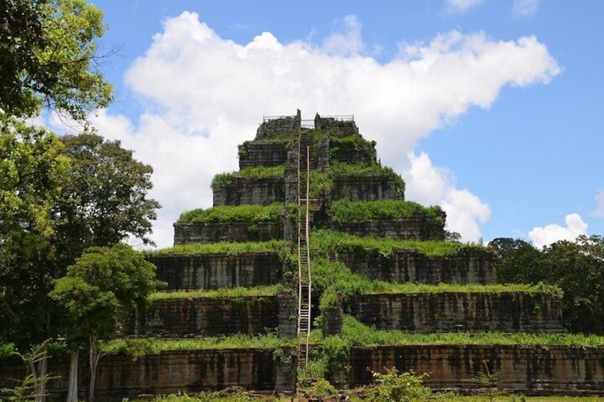 Preah Vihear, Koh Ker and Beng Mealea Private Tour