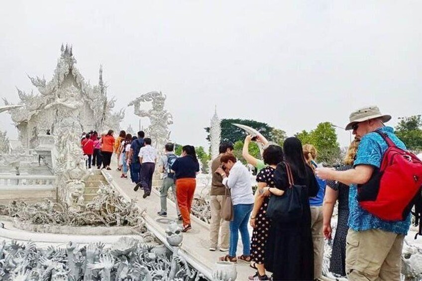 CHIANG MAI: White Temple-Black House-Blue Temple-Long Neck