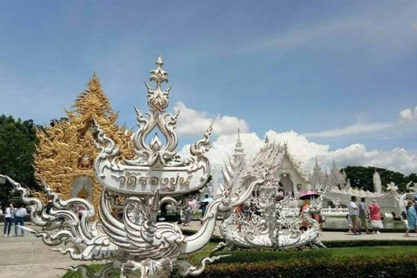 CHIANG MAI: White Temple-Black House-Blue Temple-Long Neck