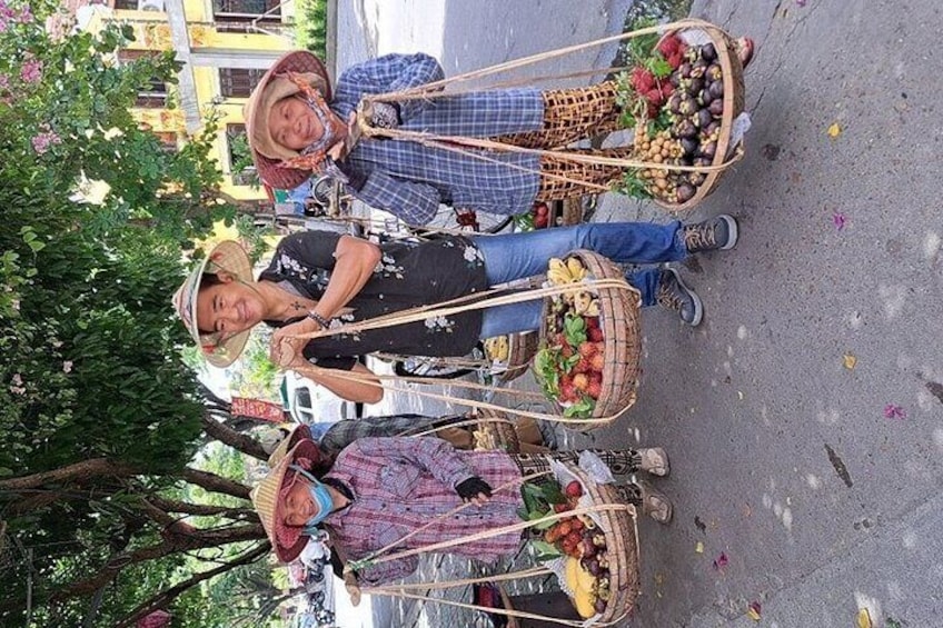 Hoi An City Tour by Trishaw- Walking with Night Market- Boat ride