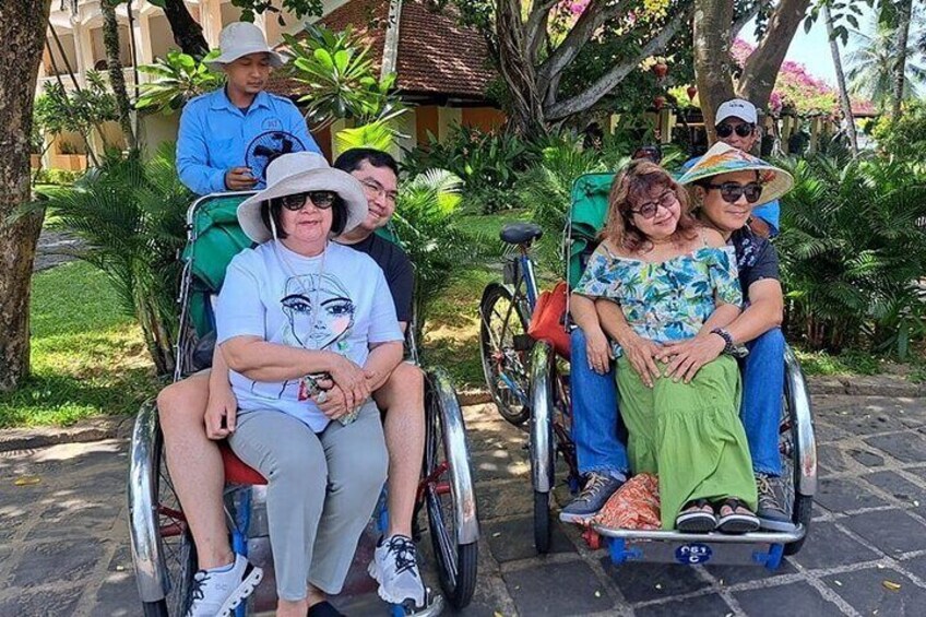 Hoi An City Tour by Trishaw- Walking with Night Market- Boat ride