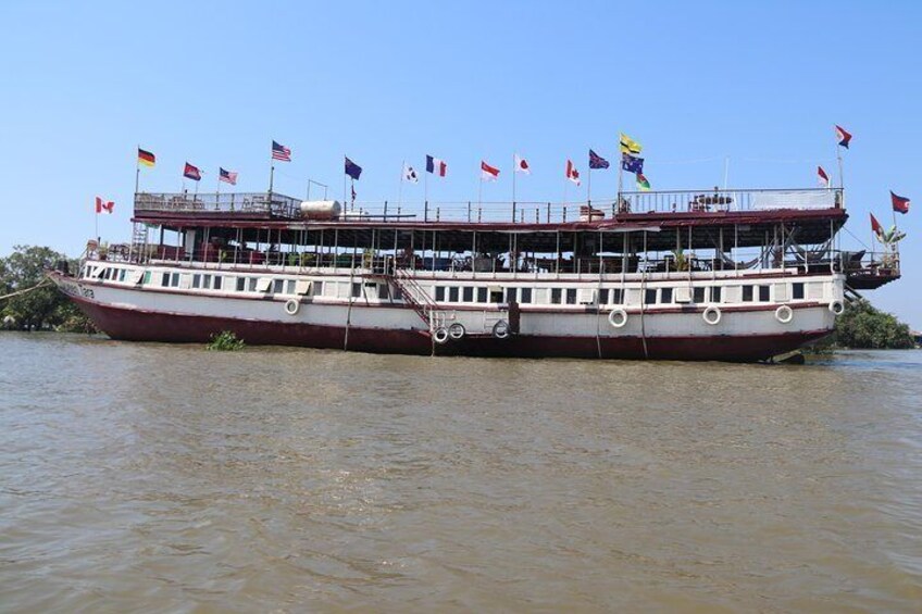 Sunset Dinner on Tonle Sap Lake with a Floating Village Tour