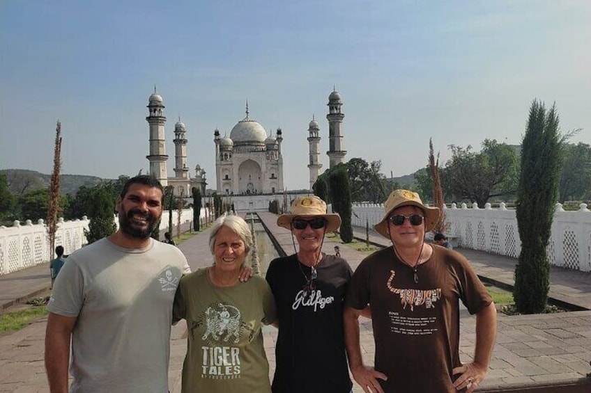 Mumbai to Aurangabad: Ajanta, Ellora & Aurangabad Exploration