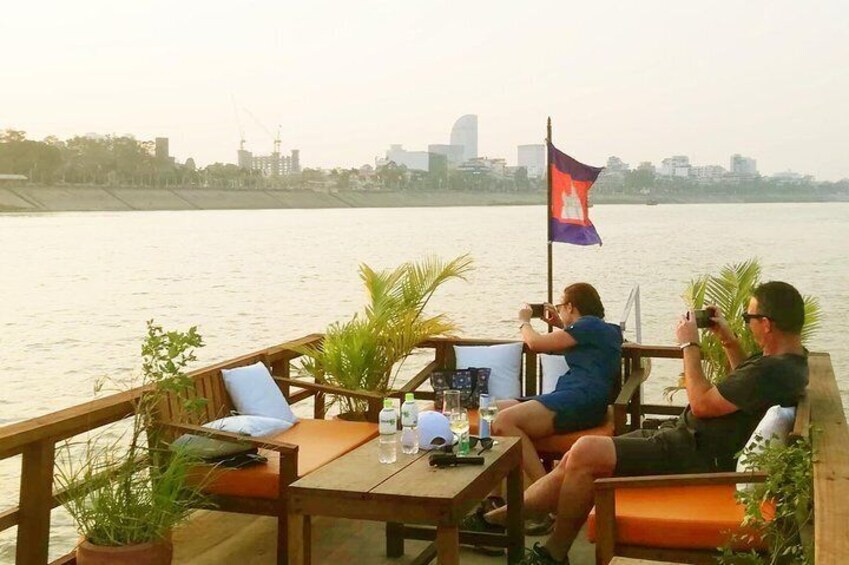 One and a Half Hours Sunset Cruise with Unlimited Beer, Soft Drinks and Fruits