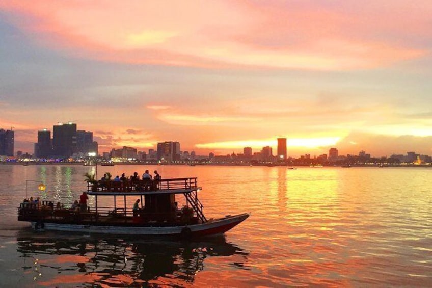Sunset Cruise - One and a half hours with unlimited beer, soft drinks and fruits
