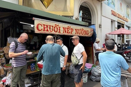 Super Niche Walking Street Food Tour i Ho Chi Minh-byen