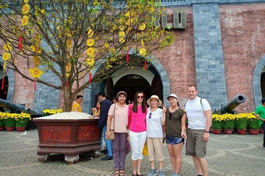 Golden Bridge and Ba Na hills early sunrise tour from Da Nang city