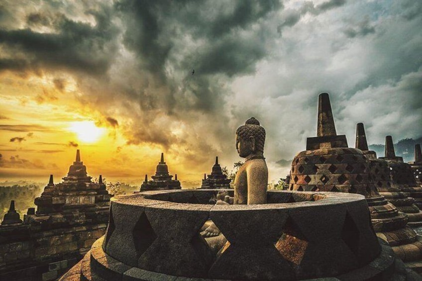 Borobudur and Prambanan with other local temples (PRIVATE TOUR)