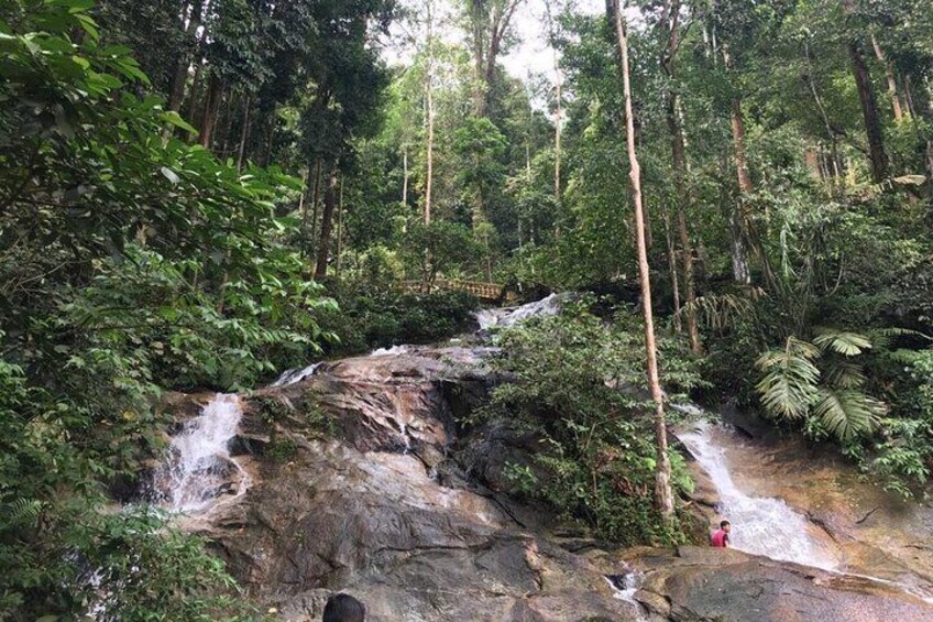 Batu Caves,Waterfalls and Hot Springs Tour With Lunch