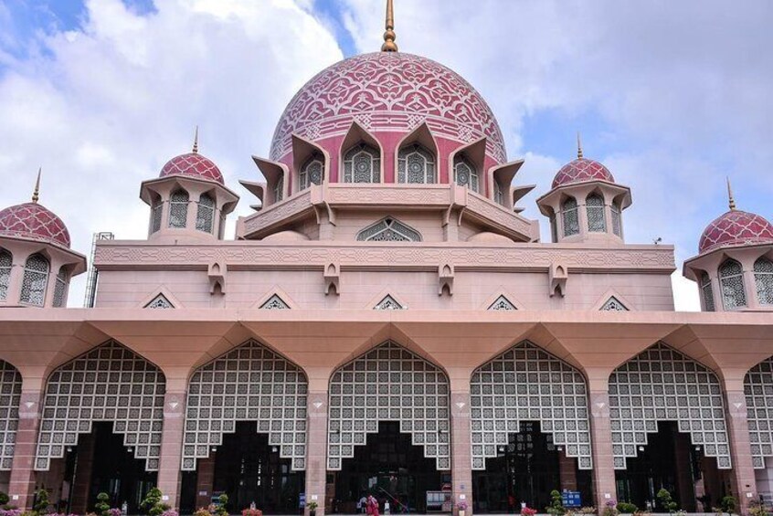 The big pink mosque which could fit about 15000 people for praying 