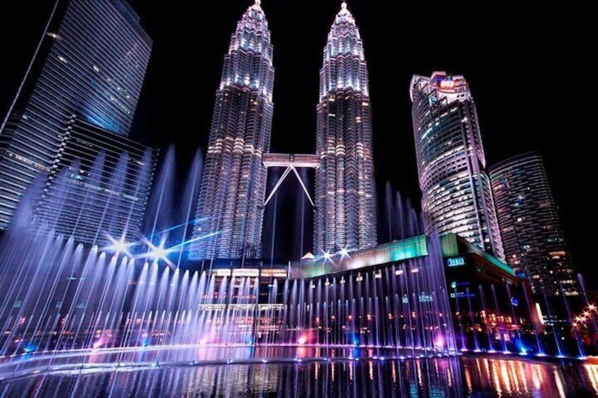 Petronas Twin Tower by the night